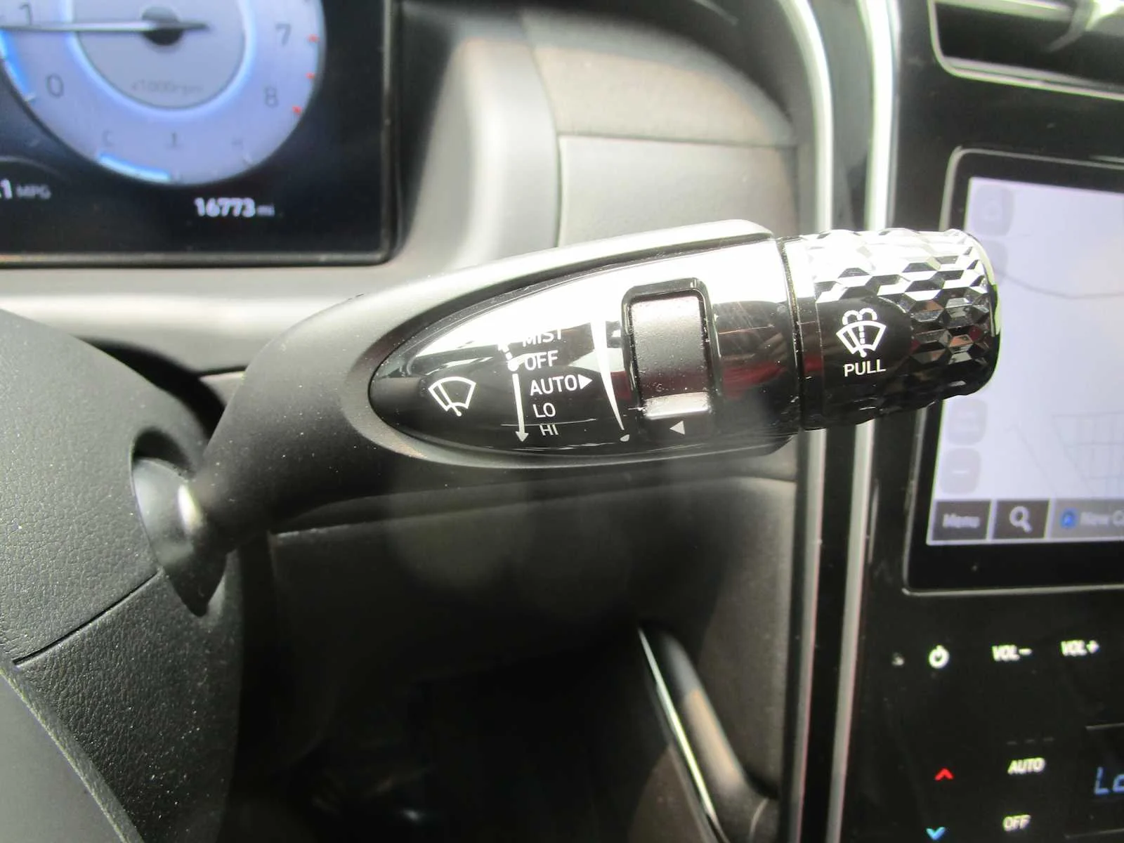 Used 2024 Hampton Gray Hyundai Limited image 31