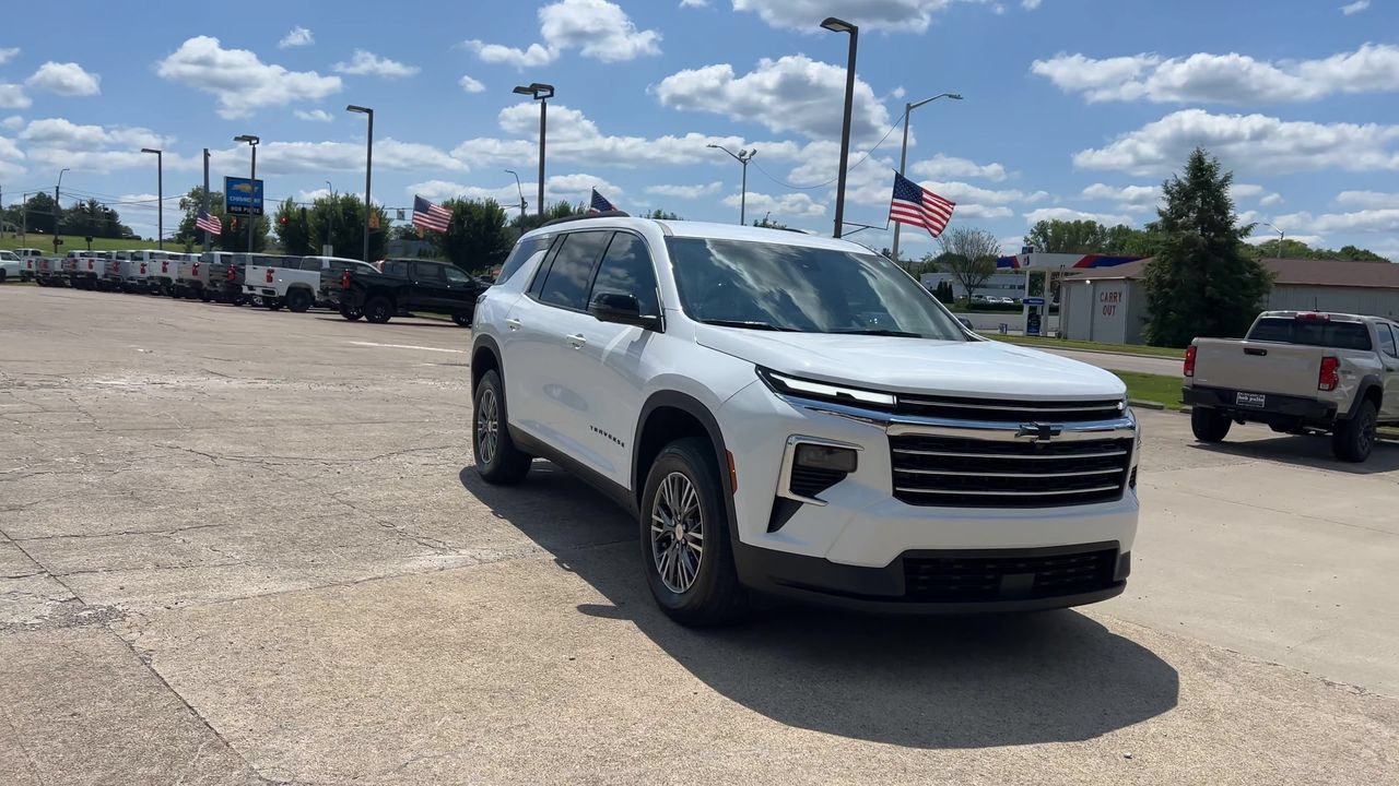 Used 2024 Summit White Chevrolet LT image 3