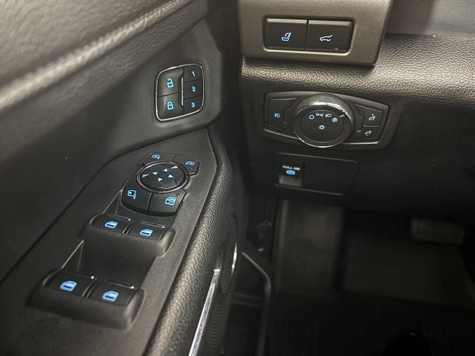 Used 2021 Antimatter Blue Ford XLT image 15
