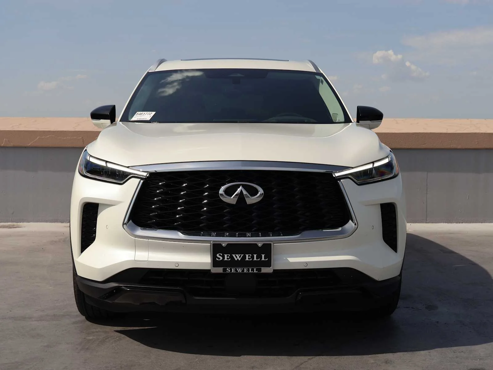 Certified Used 2023 Majestic White INFINITI LUXE image 2
