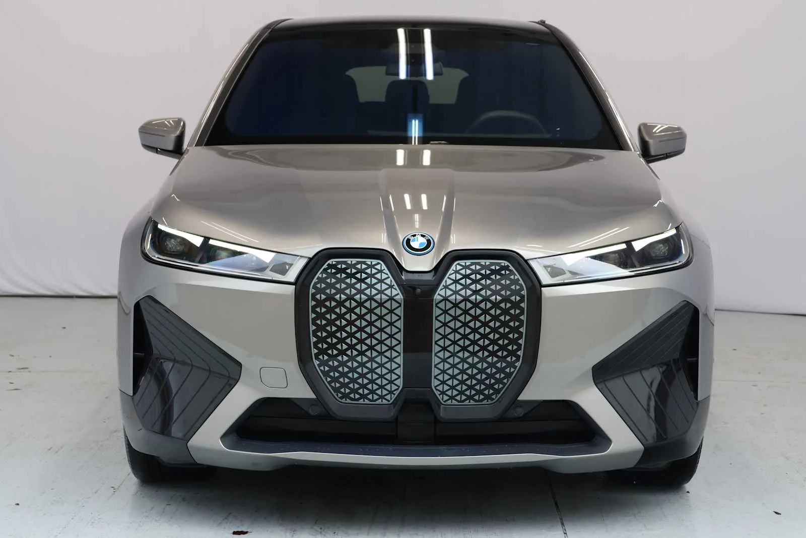 Used 2024 BMW iX Base with VIN WB523CF07RCP08147 for sale in Plano, TX