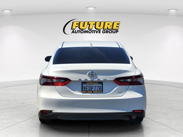 Used 2022 White Toyota LE image 8
