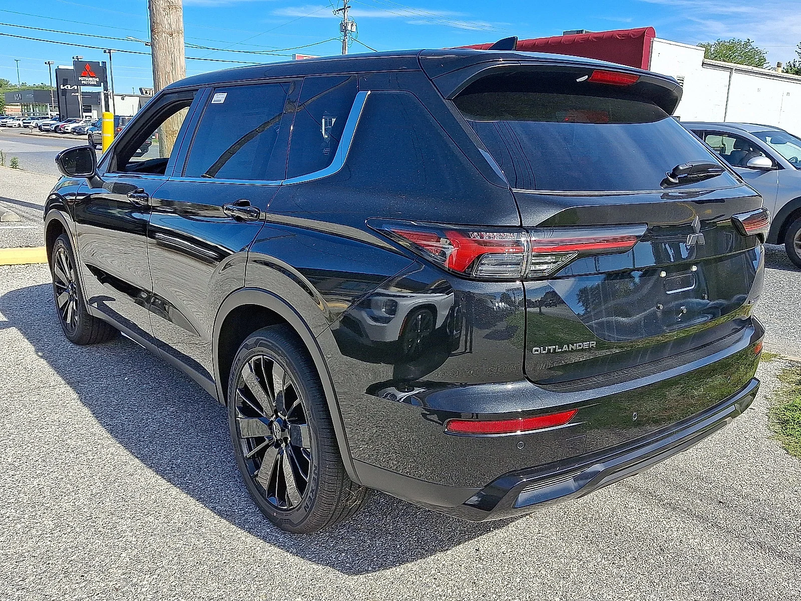 New 2026 Black Mitsubishi LE image 5