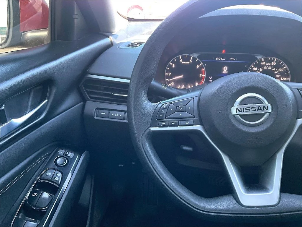 Used 2021 Red Nissan 2.5 SV image 16