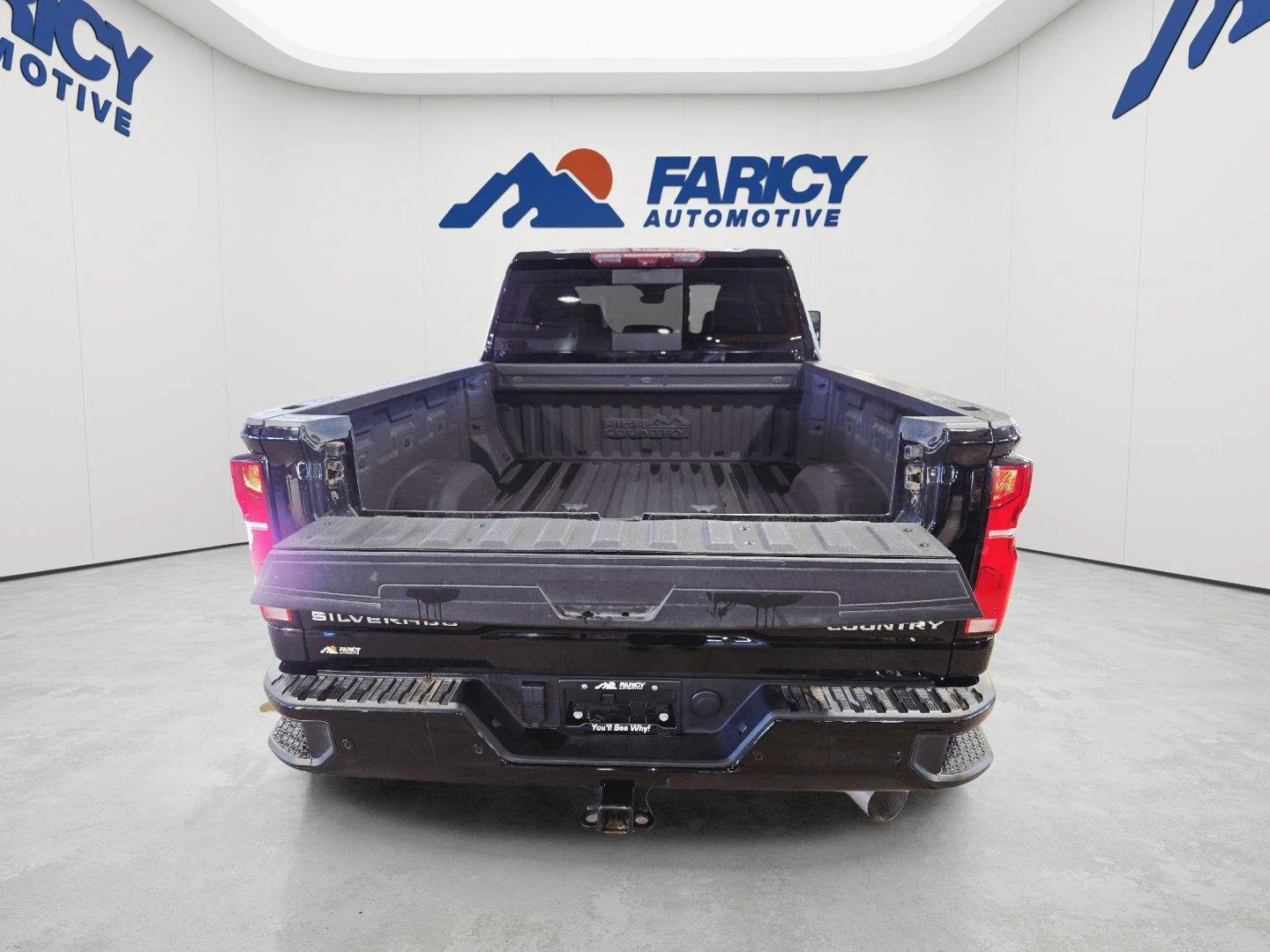 Used 2024 Black Chevrolet High Country image 14