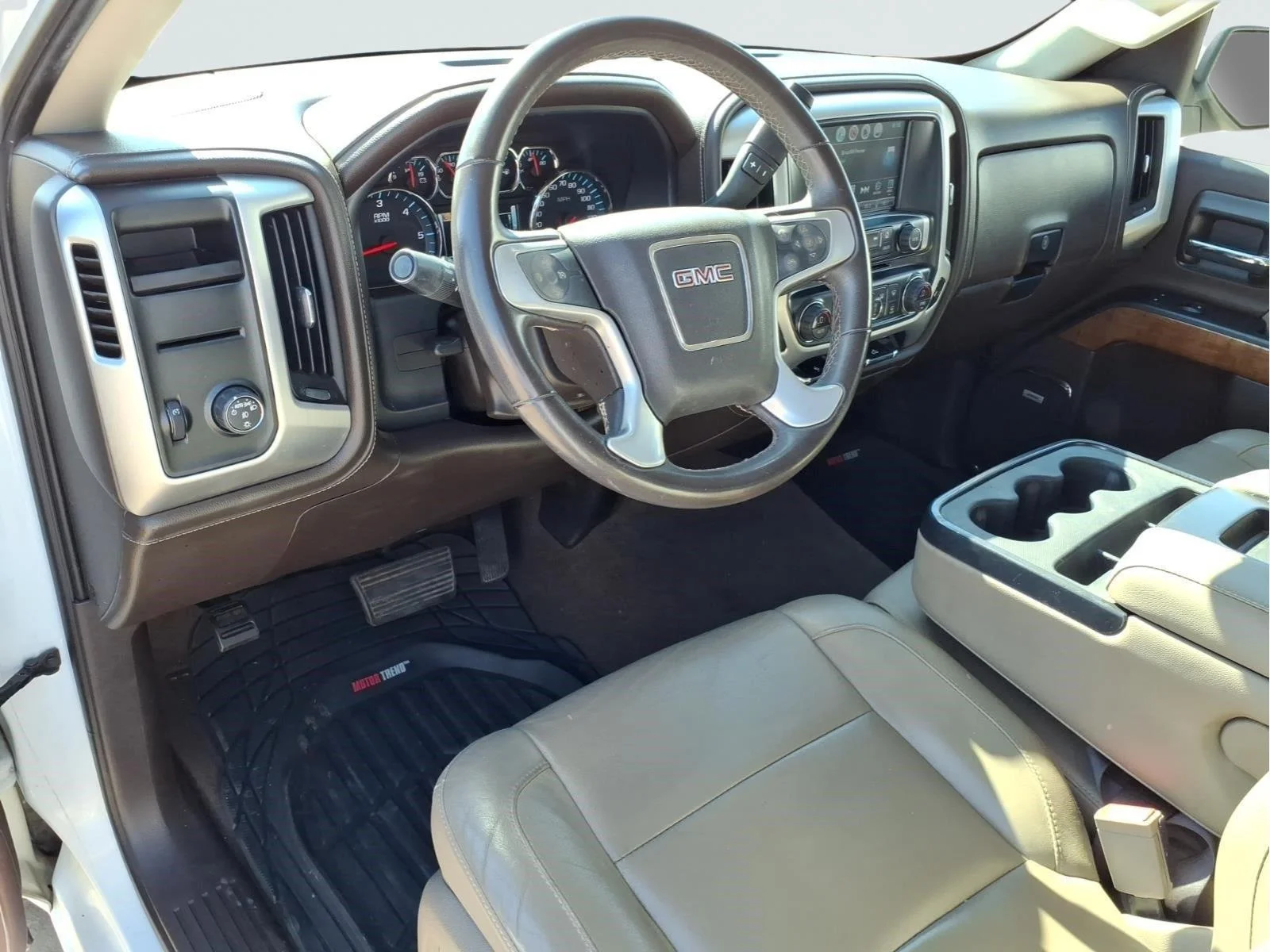 Used 2017 White Frost Tricoat GMC SLT image 14