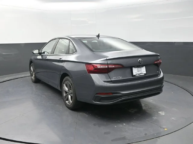 Used 2024  Volkswagen 1.5T SE image 7