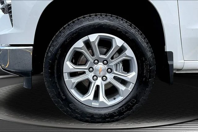 New 2026 Summit White Chevrolet LTZ image 13