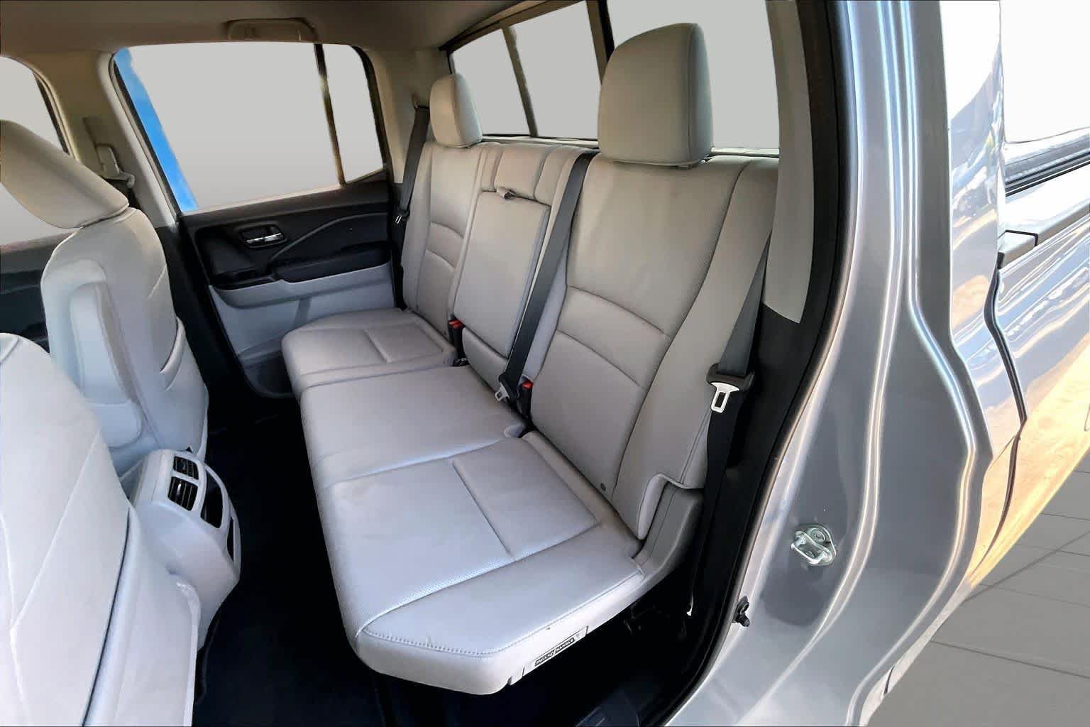 Certified Used 2019 Lunar Silver Metallic Honda RTL-E image 20