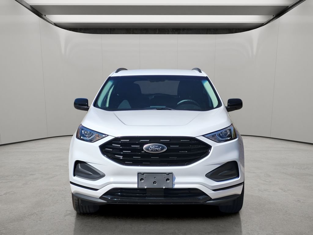Used 2022 Oxford White Ford SE image 6