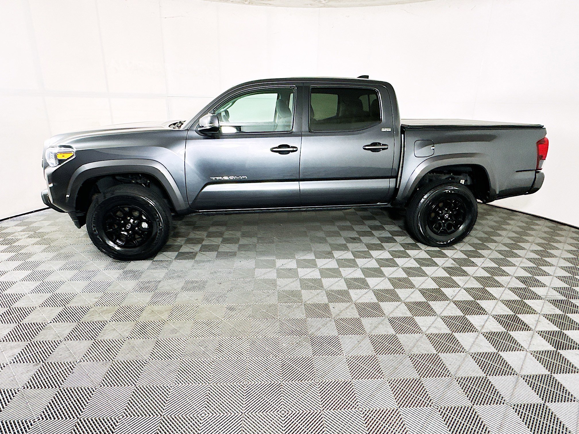 2022 Toyota Tacoma thumbnail 8