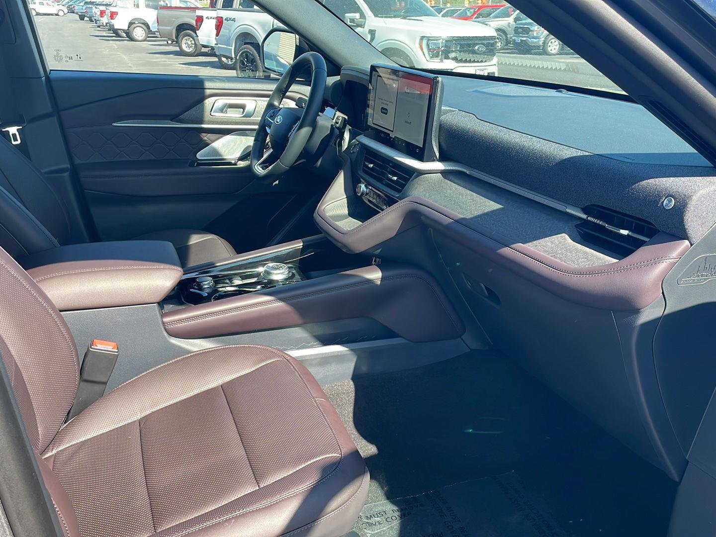 New 2026 Carbonized Gray Metallic Ford Platinum™ image 63