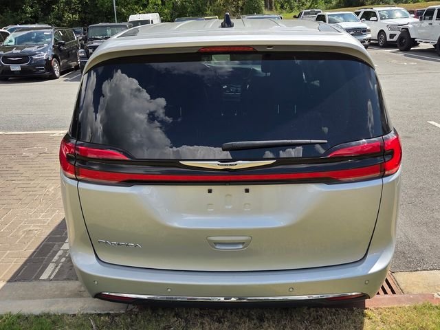 Used 2024 Silver Chrysler Touring L image 3