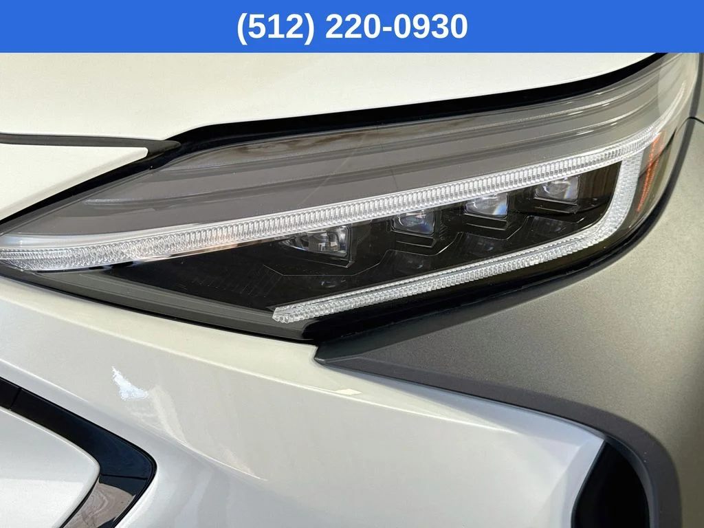 Used 2023 White Subaru Touring image 39