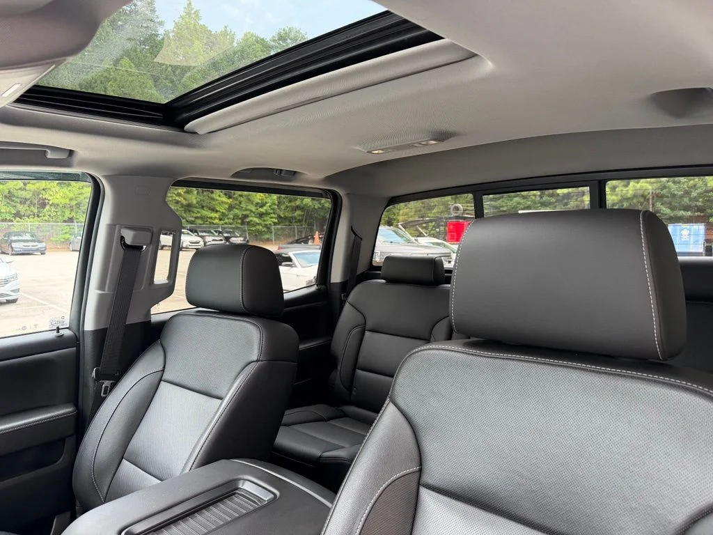 Used 2018 White GMC SLT image 10