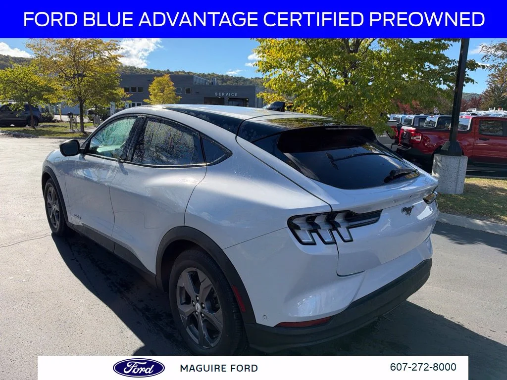 Used 2023 White Metallic Ford Select image 7