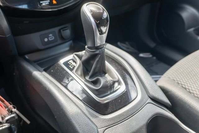 Used 2022 Red Nissan S image 26