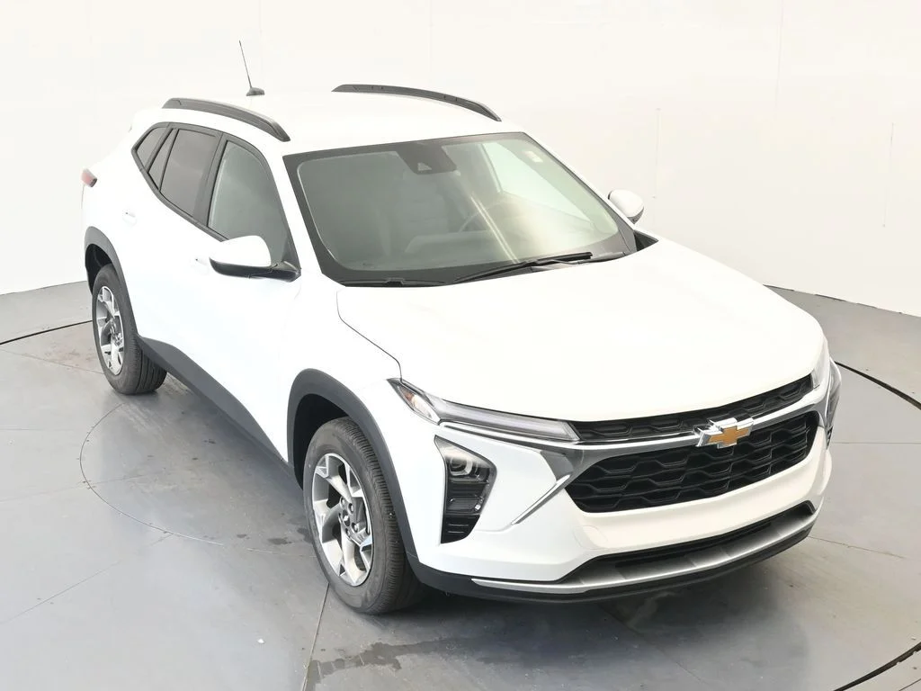 2025 Chevrolet Trax LT - Photo 26