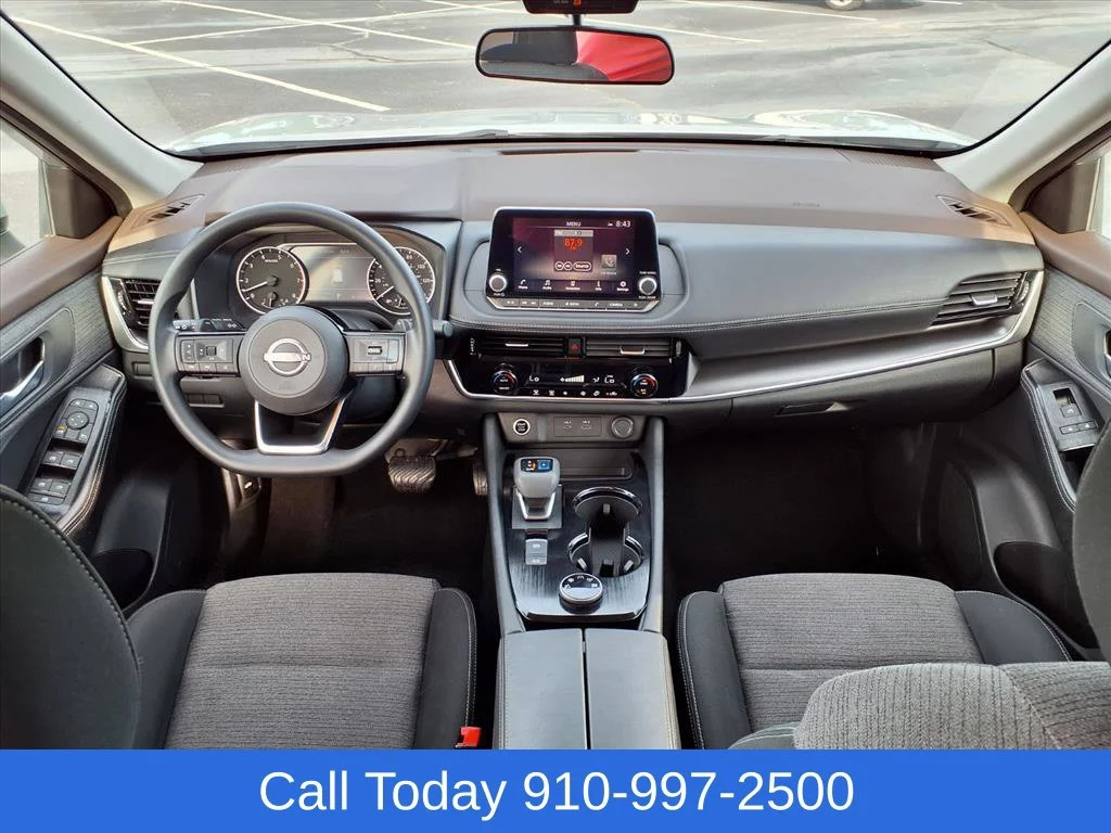 Used 2022 Silver Nissan SV Intelligent AWD image 25