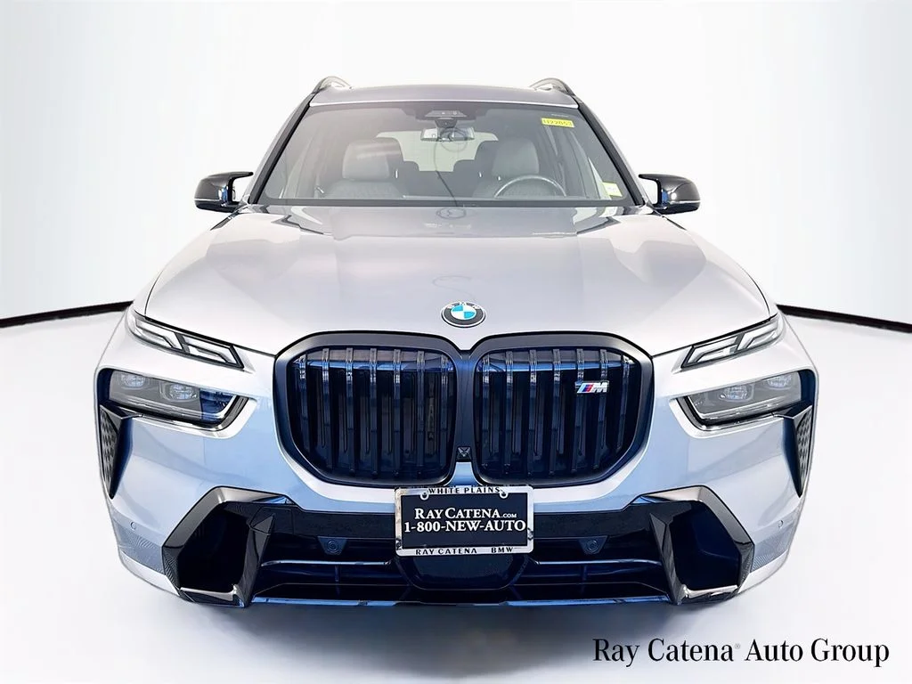 Used 2024 Gray BMW M60i image 2