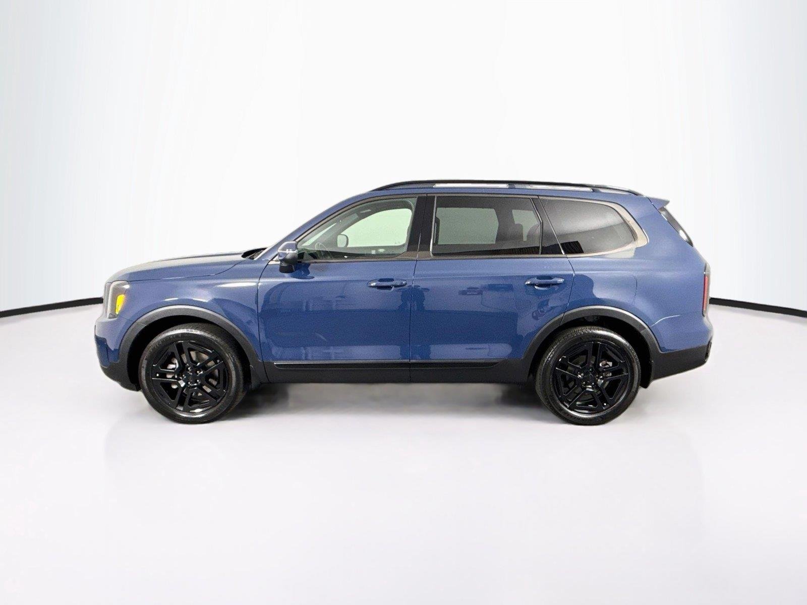 Used 2025 Midnight Lake Blue Kia EX X-Line image 14