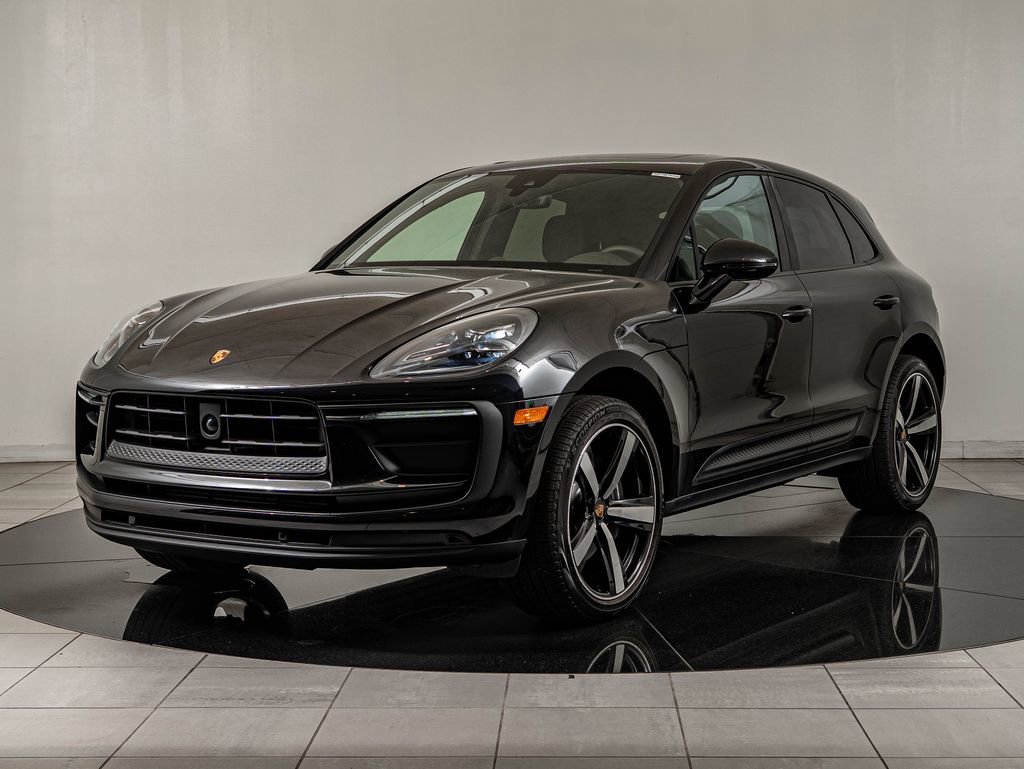 2025 Porsche Macan's photo