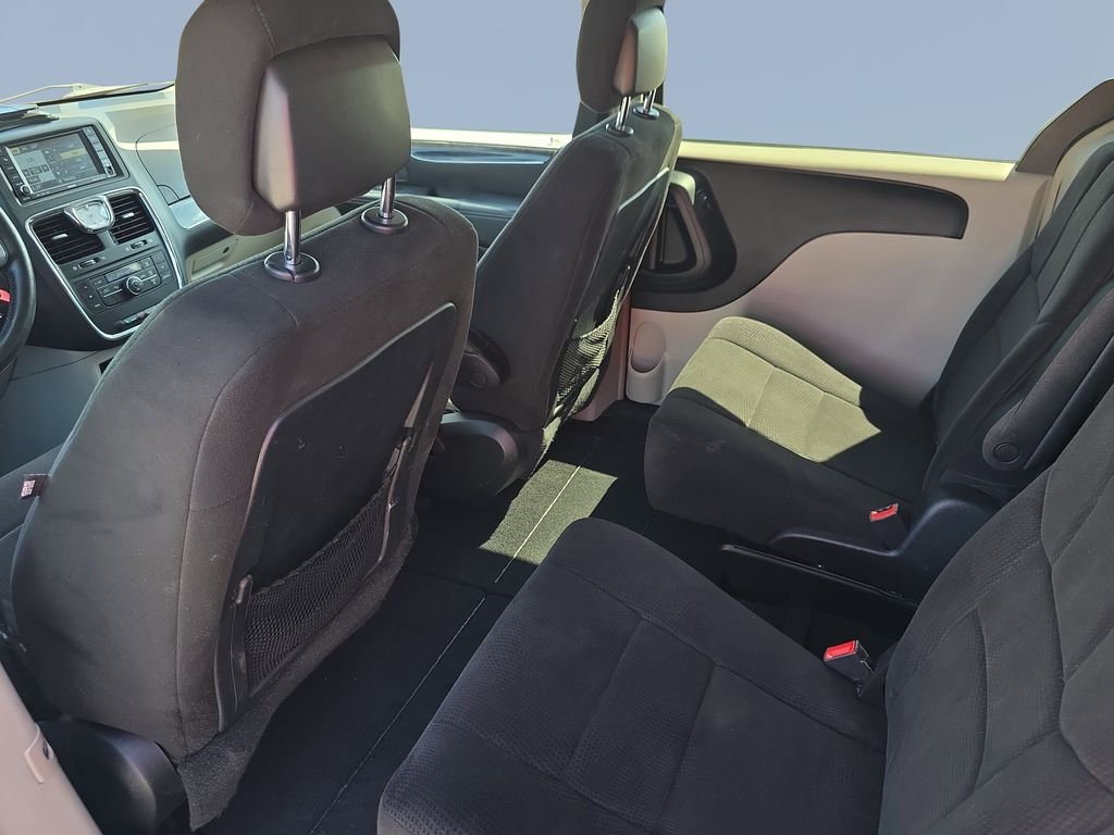 2011 Chrysler Town & Country Touring - Photo 26