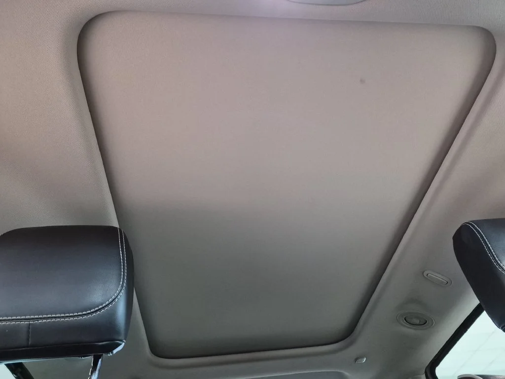 Used 2023 Silver Chrysler Limited image 29