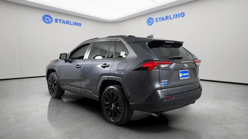 2020 Toyota RAV4 XLE Premium - Photo 6