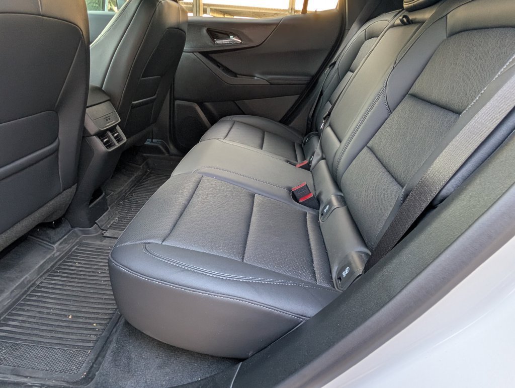2027 Chevrolet Equinox LT - Photo 7