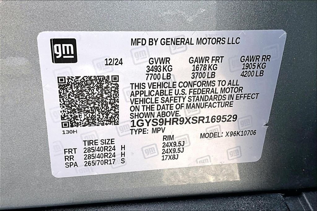 Certified Used 2025 Silver Cadillac V-Series image 36