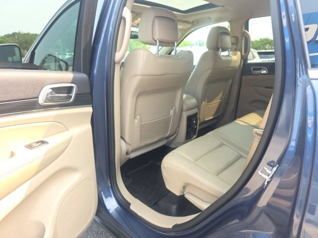 Used 2020 Slate Blue Pearlcoat Jeep Limited image 28