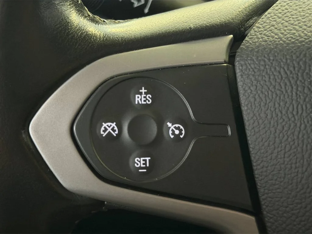 Used 2021 SATIN STEEL METALLIC Chevrolet 4WD LT image 30