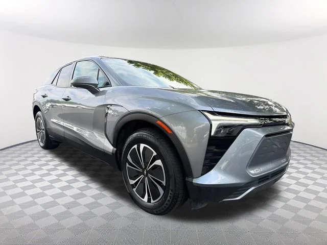 Used 2024 Sterling Gray Metallic Chevrolet LT image 3