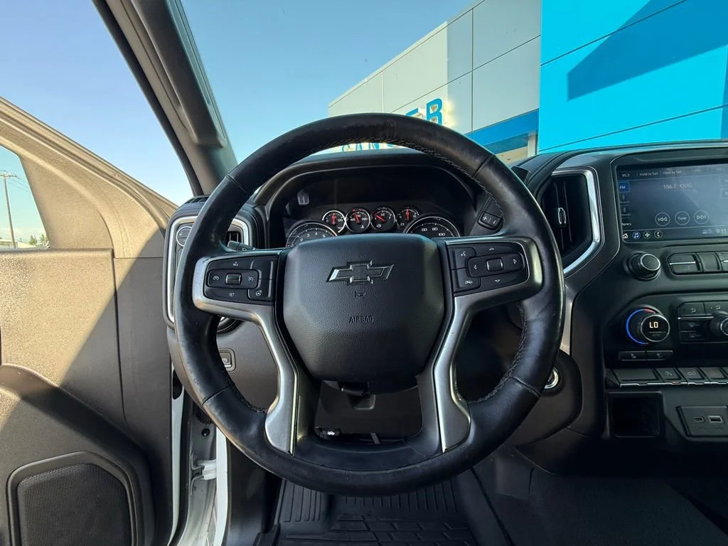 Used 2019 SUMMIT WHITE Chevrolet RST image 15
