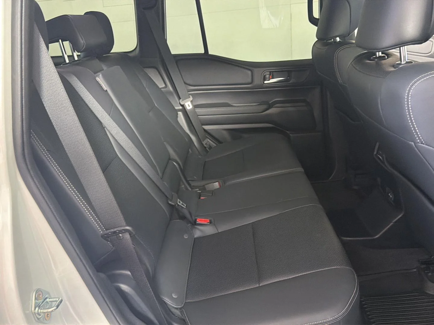 Used 2024 Wind Chill Pearl Toyota Base image 14