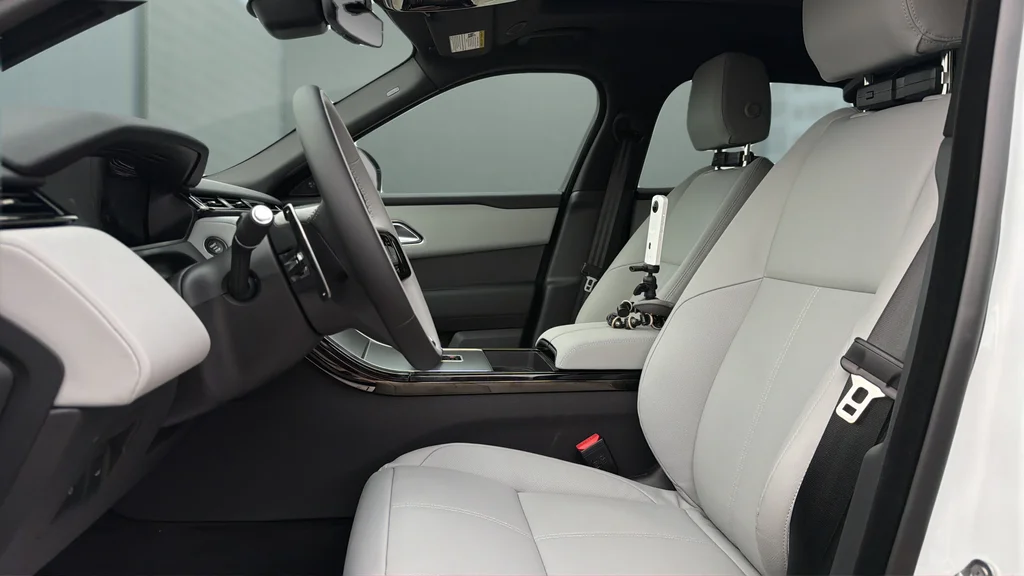 New 2026 White Land Rover S image 18