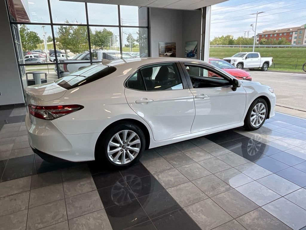 Used 2019 White Toyota LE image 6