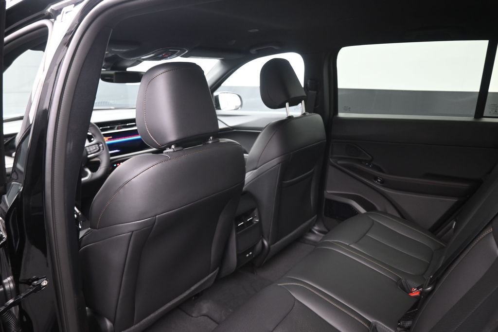 New 2026 Diamond Black Crystal Pearlcoat Jeep Limited image 28