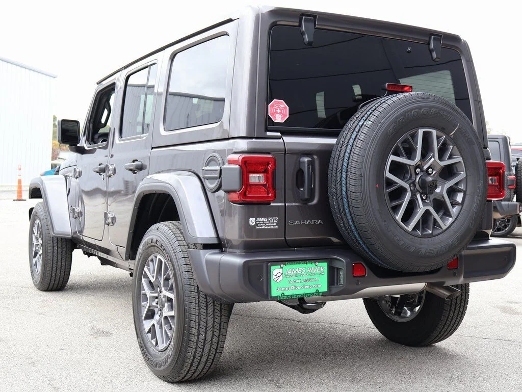 2026 Jeep Wrangler 4-Door Sahara - Photo 3