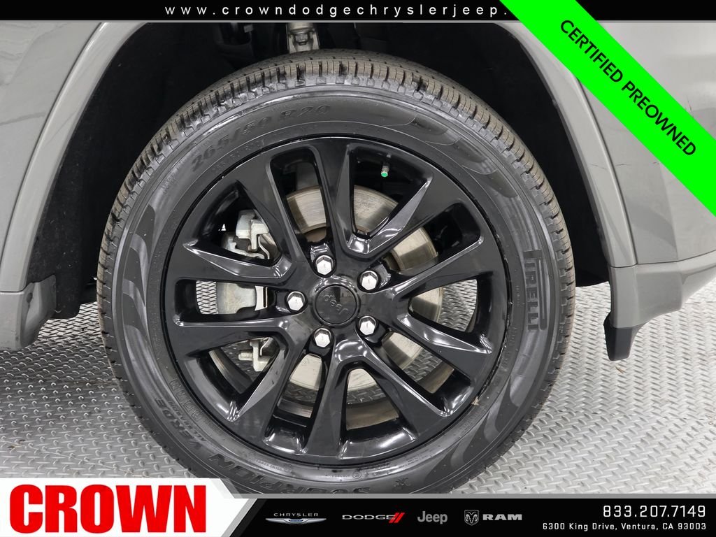 Certified Used 2021 Gray Jeep Laredo X image 9