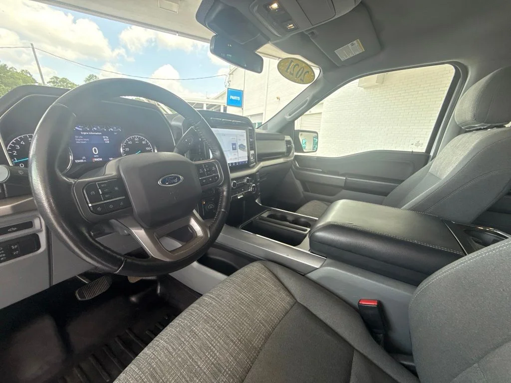 Used 2021 Oxford White Ford XLT image 16