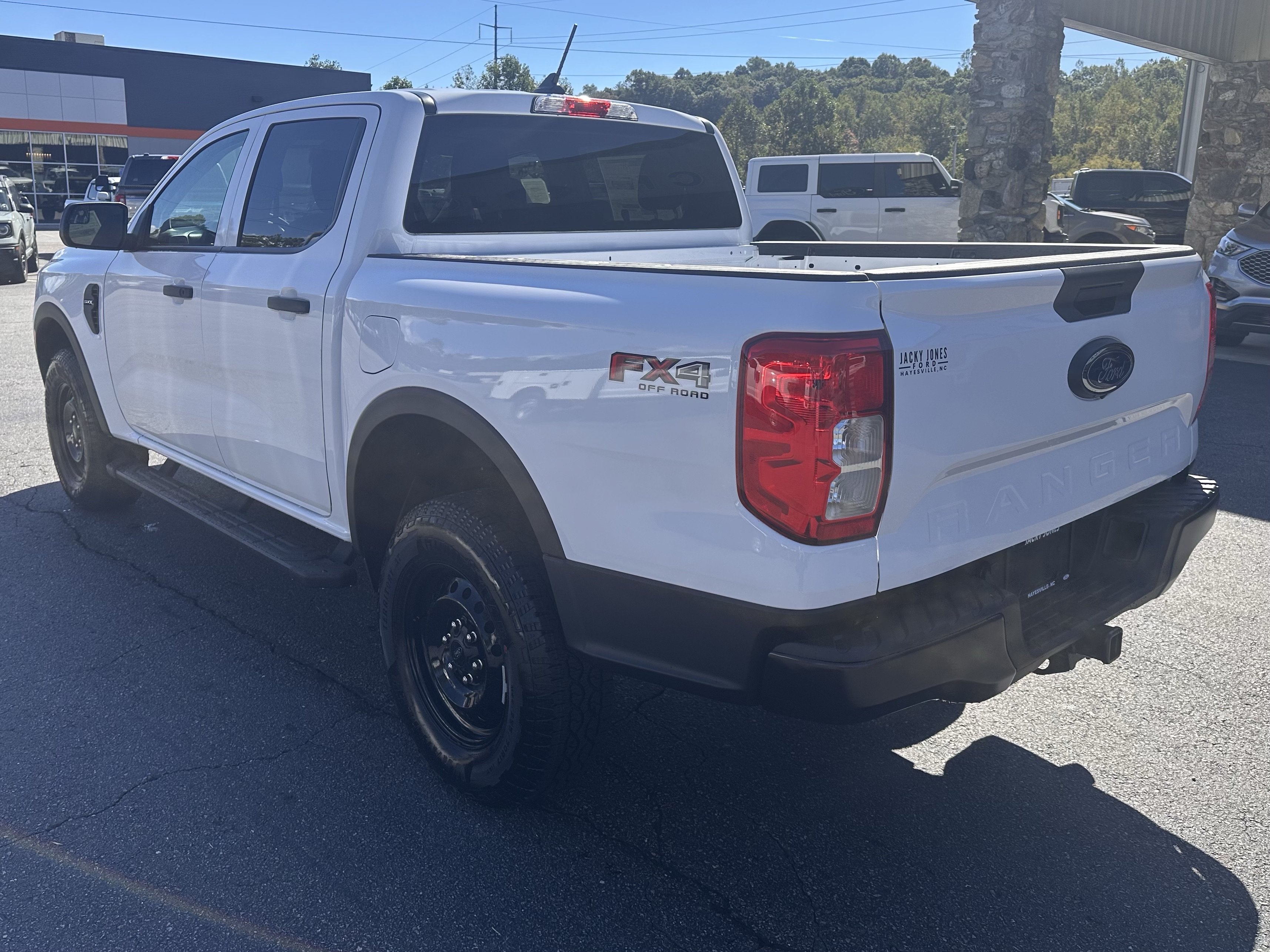 New 2026 Oxford White Ford XL image 8