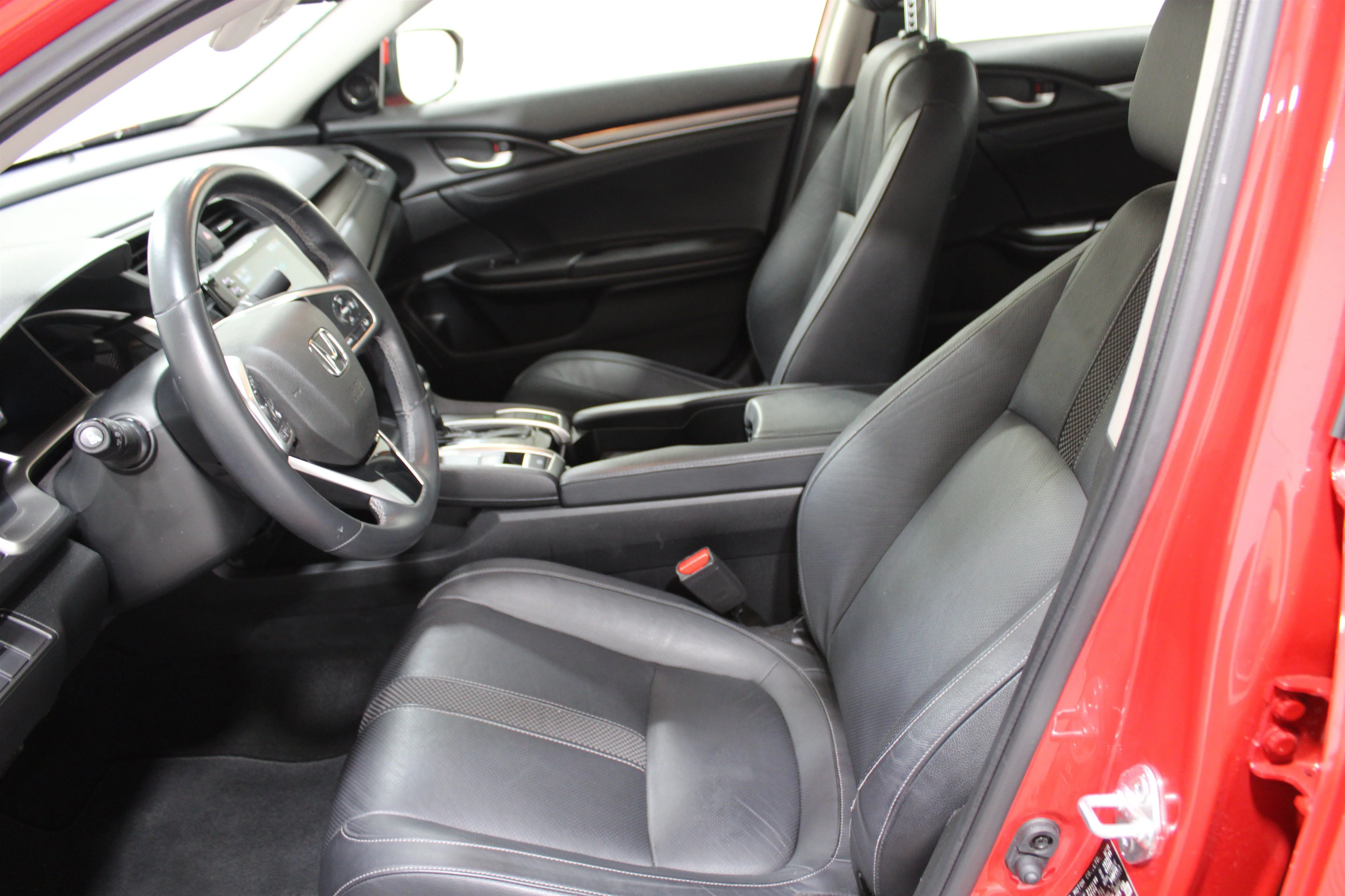 Used 2019 Red Honda EX-L image 3
