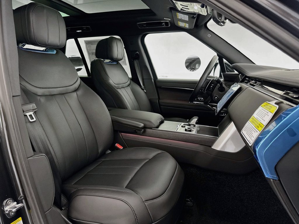 New 2027 Carpathian Grey Land Rover SE image 29