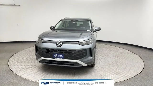 Used 2025 Gray Volkswagen 2.0T SE image 7