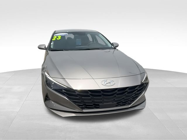 Used 2023 Silver Hyundai SEL image 3