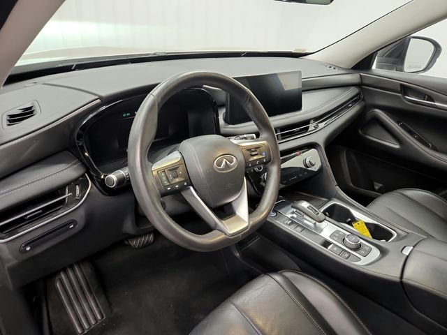Used 2023 Silver INFINITI LUXE image 10
