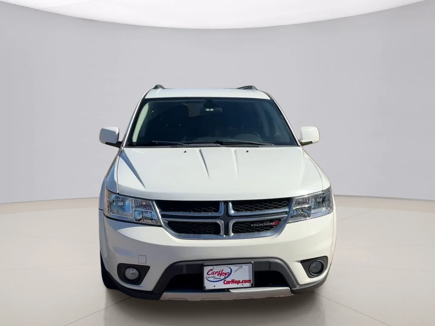 Used 2018 White Dodge SXT image 8