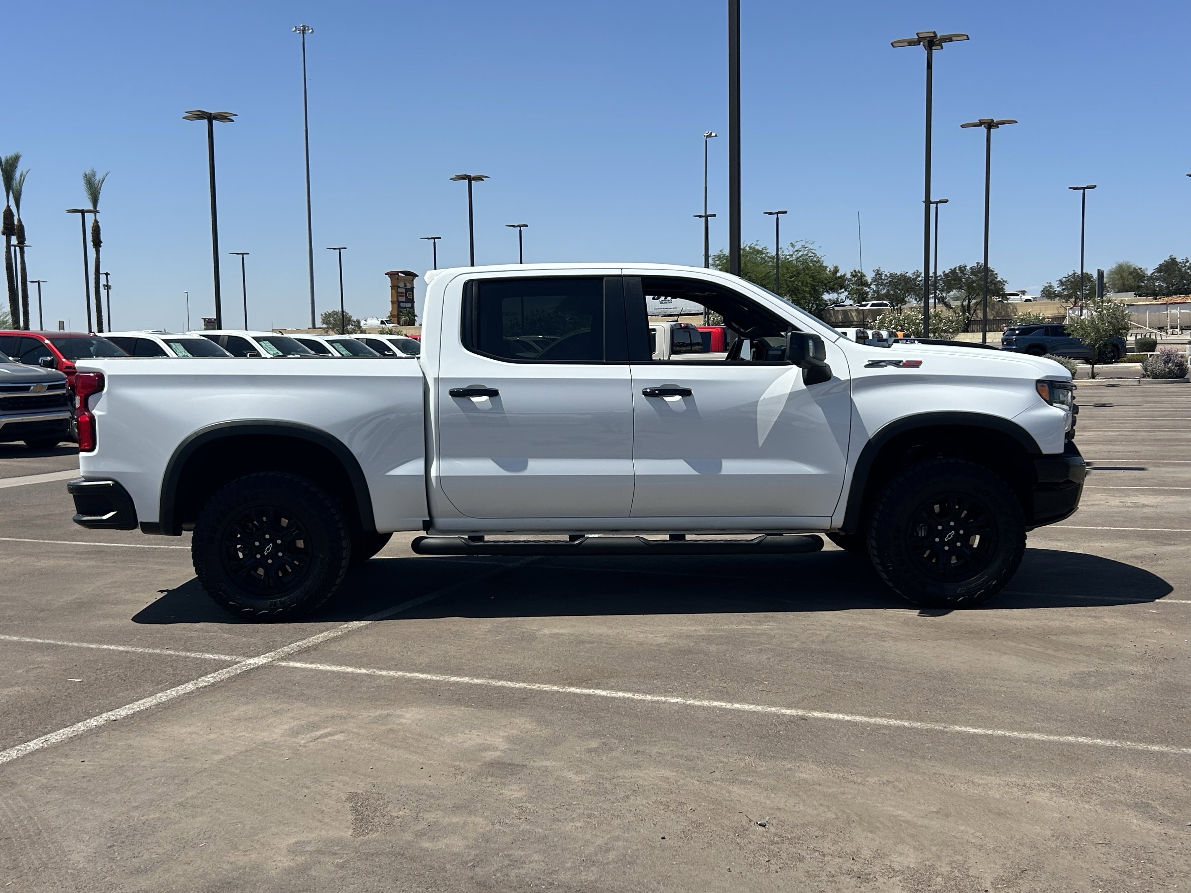 2025 Chevrolet Silverado 1500 ZR2 - Photo 6